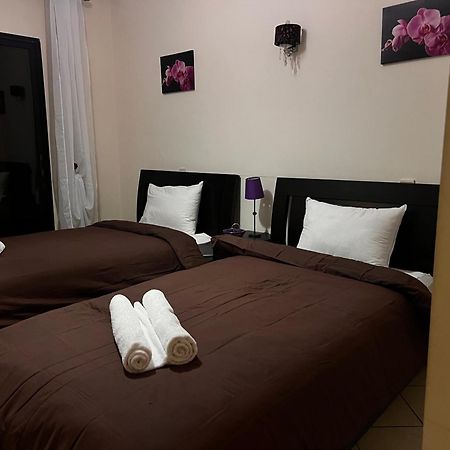 Magnifique Appartement Spacieux Confort Propre Familial 2 Chambres Salon Et Salle A Manger A 20Mn A Pied De Place Jemaa El Fina 4 Piscines Dans Espace De Golf A 12 Mn En Voitures L Entree Est Gratuit Pour La Clientele Ouvert Entre 10H Et 20H مراكش المظهر الخارجي الصورة