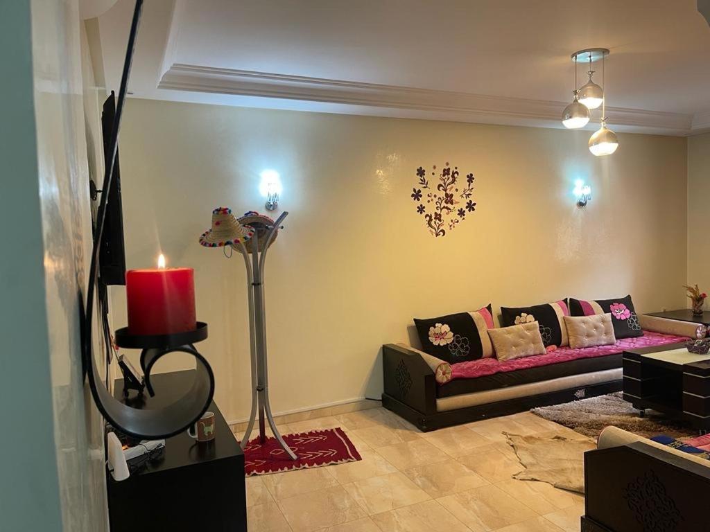 Magnifique Appartement Spacieux Confort Propre Familial 2 Chambres Salon Et Salle A Manger A 20Mn A Pied De Place Jemaa El Fina 4 Piscines Dans Espace De Golf A 12 Mn En Voitures L Entree Est Gratuit Pour La Clientele Ouvert Entre 10H Et 20H مراكش المظهر الخارجي الصورة