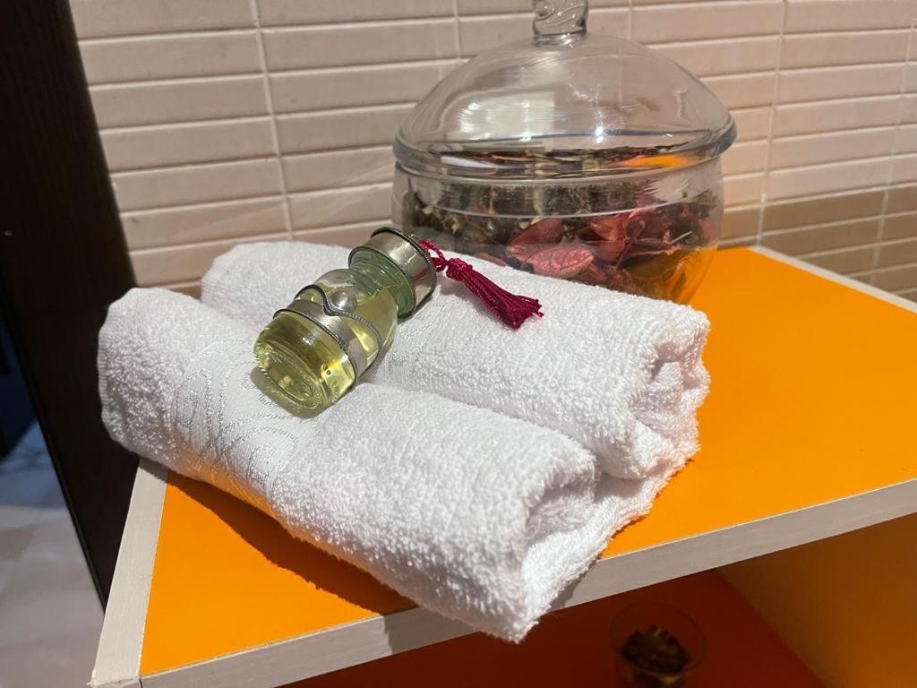 Magnifique Appartement Spacieux Confort Propre Familial 2 Chambres Salon Et Salle A Manger A 20Mn A Pied De Place Jemaa El Fina 4 Piscines Dans Espace De Golf A 12 Mn En Voitures L Entree Est Gratuit Pour La Clientele Ouvert Entre 10H Et 20H مراكش المظهر الخارجي الصورة