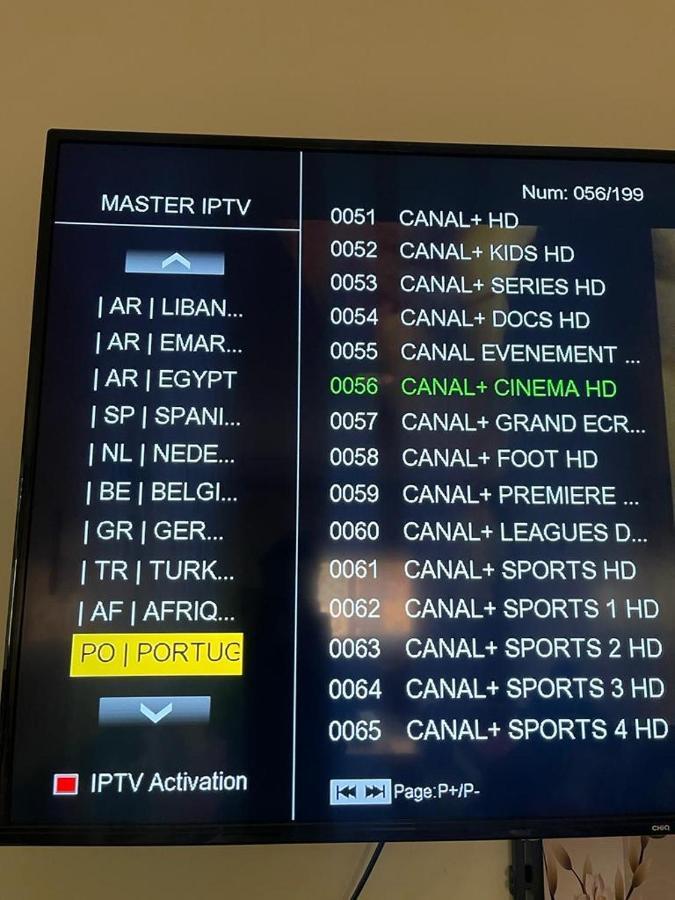 Magnifique Appartement Spacieux Confort Propre Familial 2 Chambres Salon Et Salle A Manger A 20Mn A Pied De Place Jemaa El Fina 4 Piscines Dans Espace De Golf A 12 Mn En Voitures L Entree Est Gratuit Pour La Clientele Ouvert Entre 10H Et 20H مراكش المظهر الخارجي الصورة