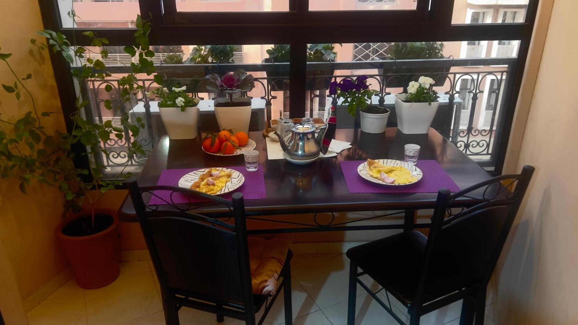 Magnifique Appartement Spacieux Confort Propre Familial 2 Chambres Salon Et Salle A Manger A 20Mn A Pied De Place Jemaa El Fina 4 Piscines Dans Espace De Golf A 12 Mn En Voitures L Entree Est Gratuit Pour La Clientele Ouvert Entre 10H Et 20H مراكش المظهر الخارجي الصورة