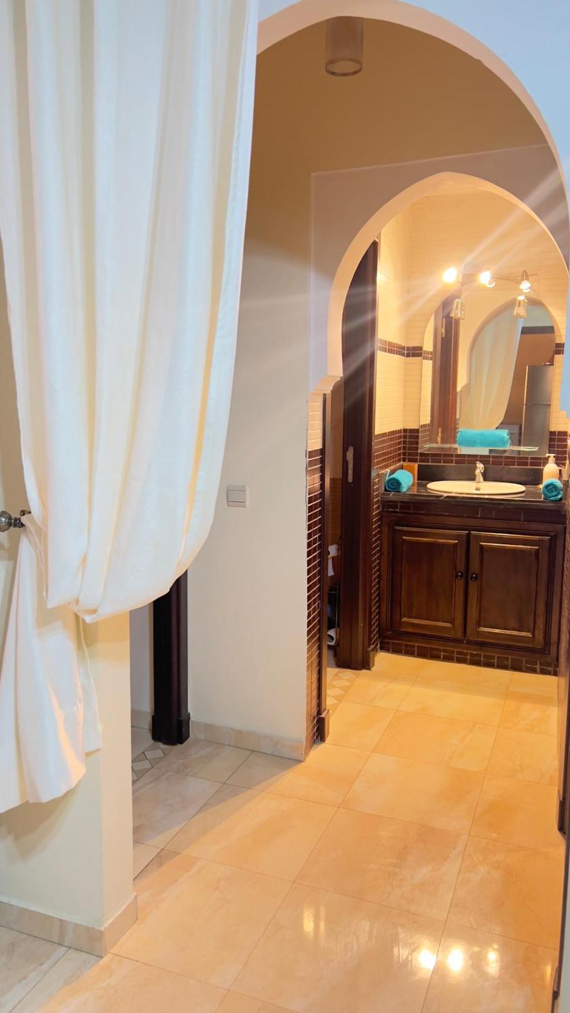 Magnifique Appartement Spacieux Confort Propre Familial 2 Chambres Salon Et Salle A Manger A 20Mn A Pied De Place Jemaa El Fina 4 Piscines Dans Espace De Golf A 12 Mn En Voitures L Entree Est Gratuit Pour La Clientele Ouvert Entre 10H Et 20H مراكش المظهر الخارجي الصورة